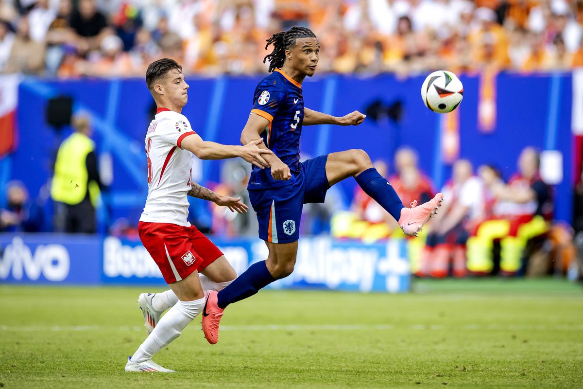 Nathan Aké de stille topper bij Oranje, één duidelijke flop in de basis: dit zijn de rapportcijfers van Nederlands elftal | Sportnieuws.nl