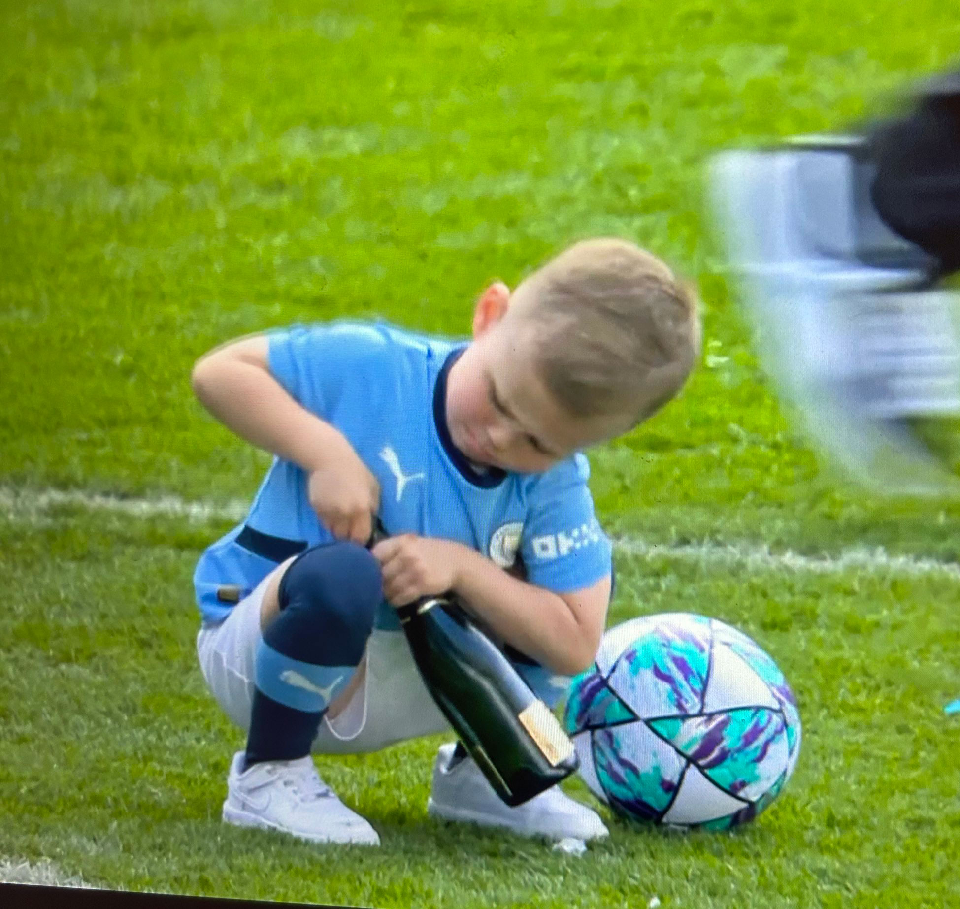 Ronnie is a social media star and hit headlines for trying to open a champagne bottle