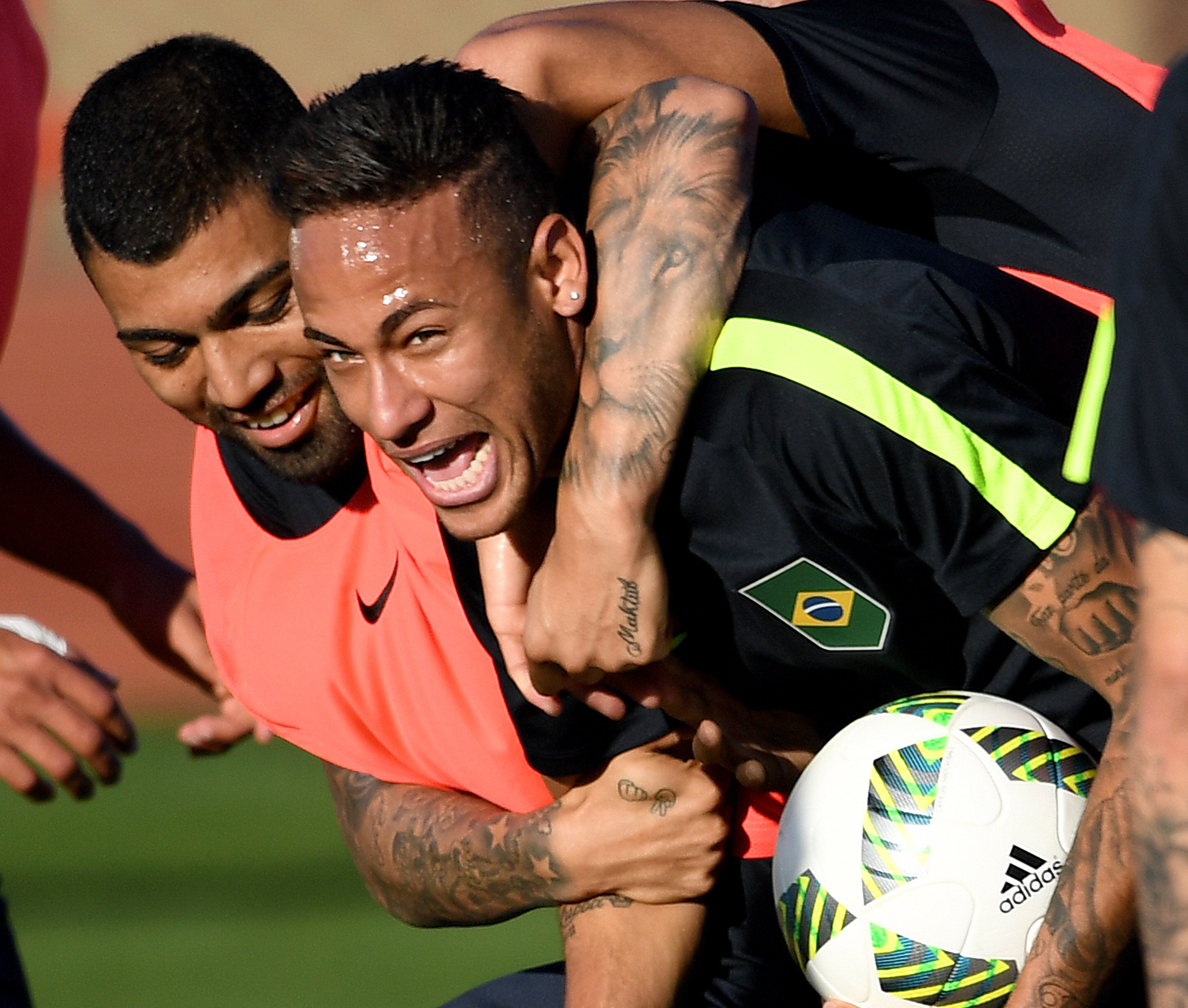  Neymar and Gabriel Jesus have matching tattoos