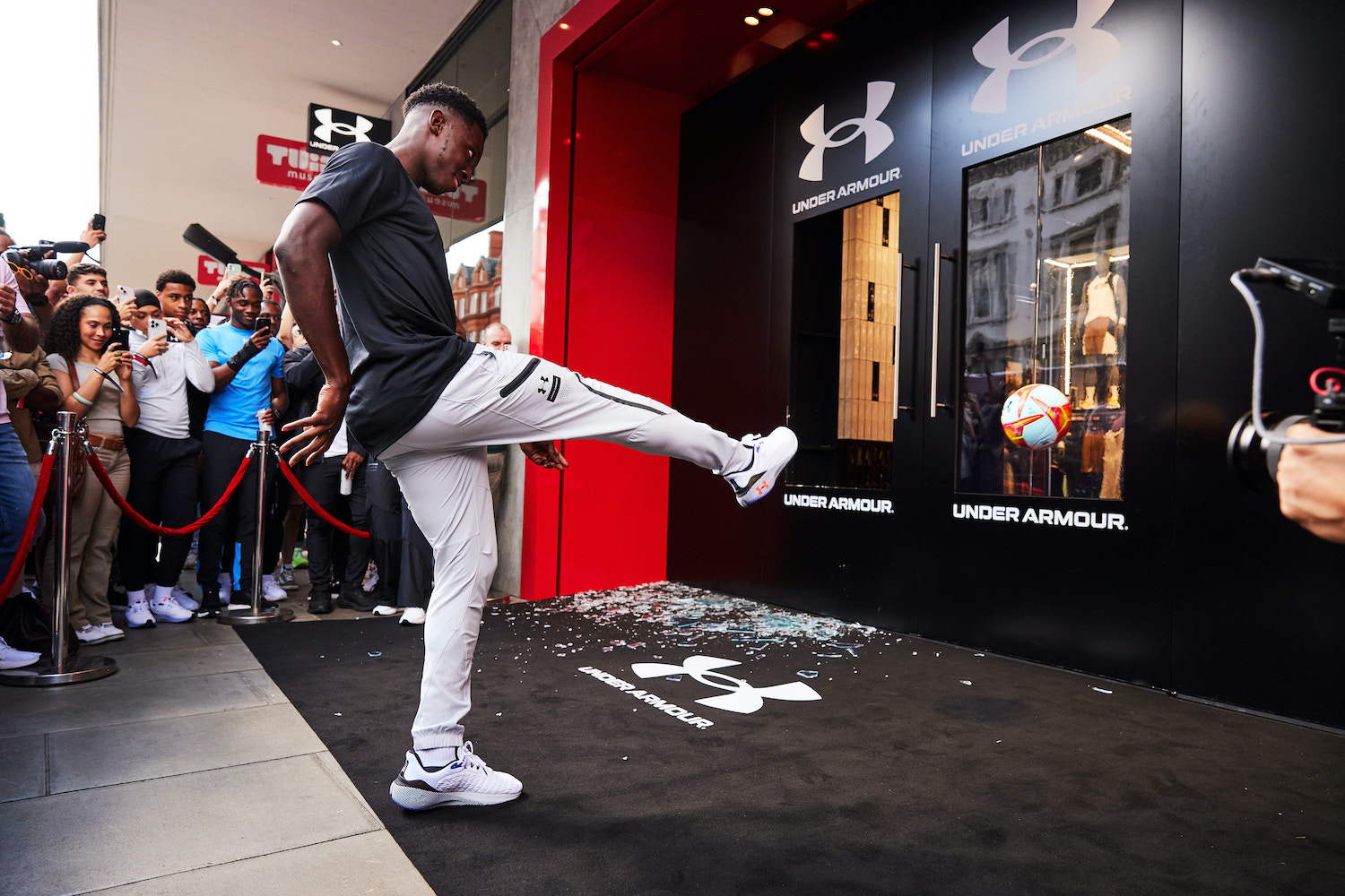 Eddie Nketiah celebrates new partnership by opening latest Under Armour brand house on Oxford Street - Retail Focus - Retail Design