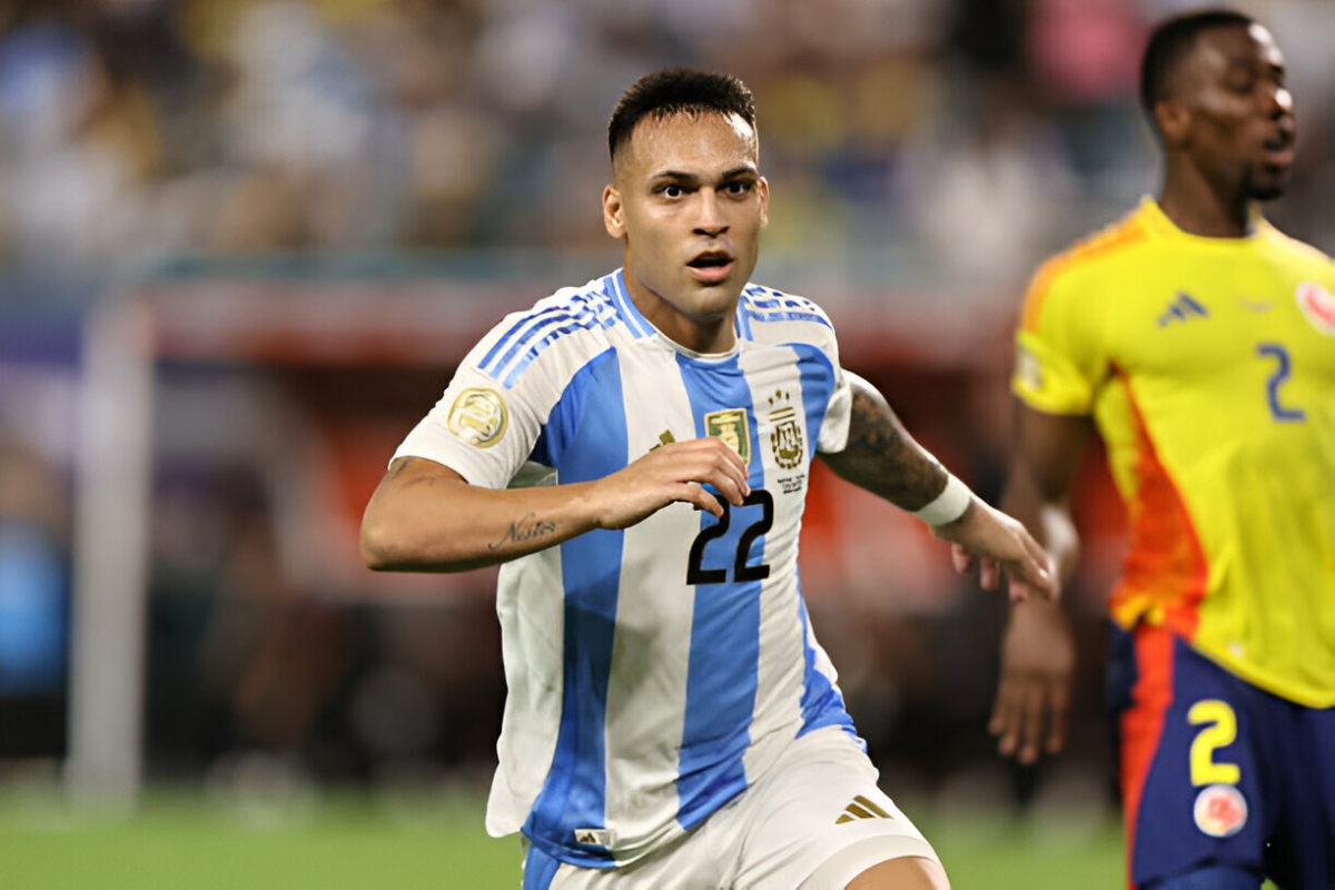 truc tiep argentina 1-0 colombia lautaro martinez len tieng hinh anh 1