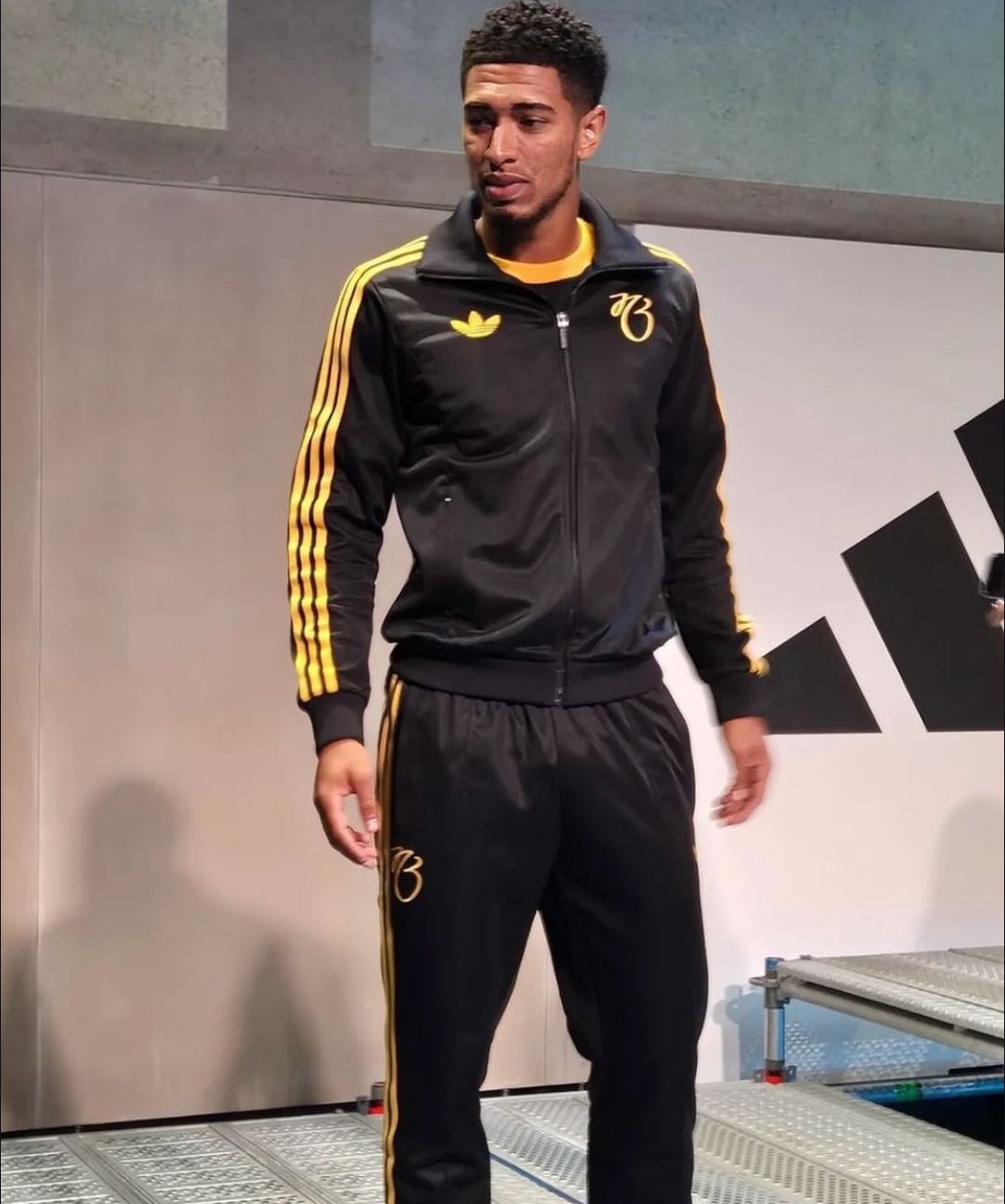 Madrid Xtra on X: "Jude Bellingham at an Adidas event.   https://t.co/vKV2VmkxVG" / X