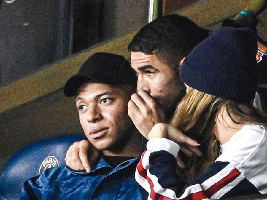 Playsport - Ce femeie! Mbappe a dat lovitura. Ce vedetă a fost văzută în  tribuna oficială de la PSG - Playsport