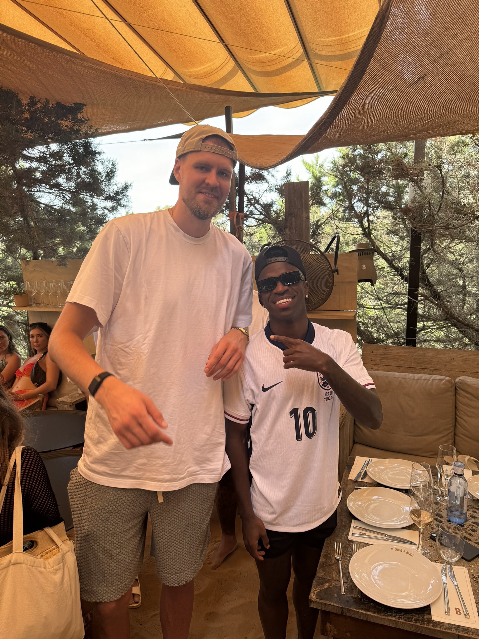 Camisa 23 on X: "Vinicius Jr.  Kristaps Porzingis  @vinijr  https://t.co/ynj2tphlyD" / X