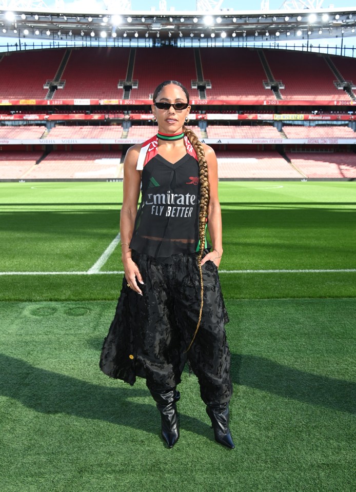 Alex Scott wore an Arsenal-related outfit